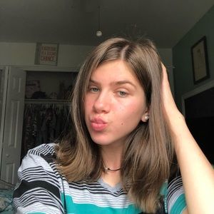 Meet your Posher, Emily